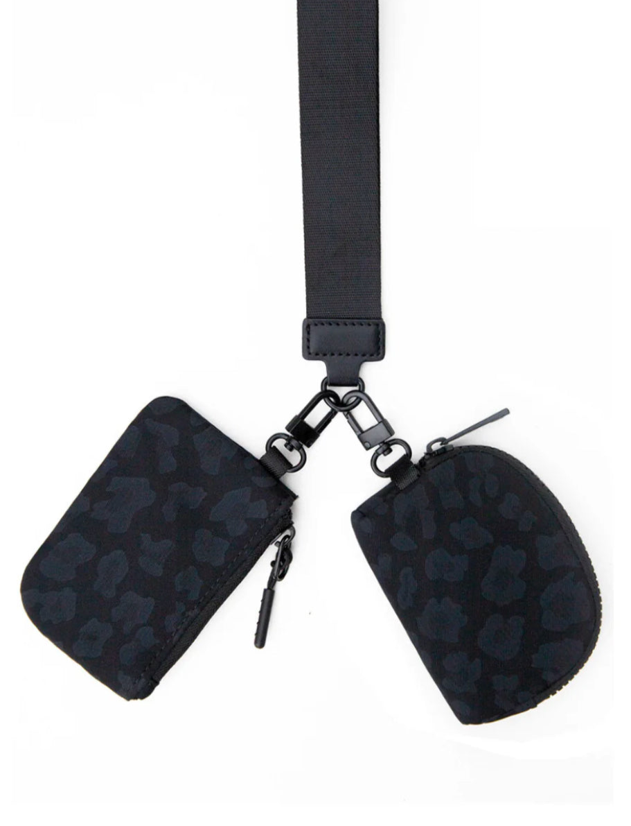 POUCH WRISTLET