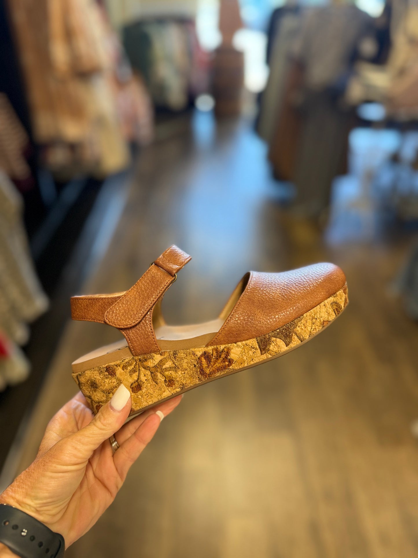 ALL IN WEDGE CLOG