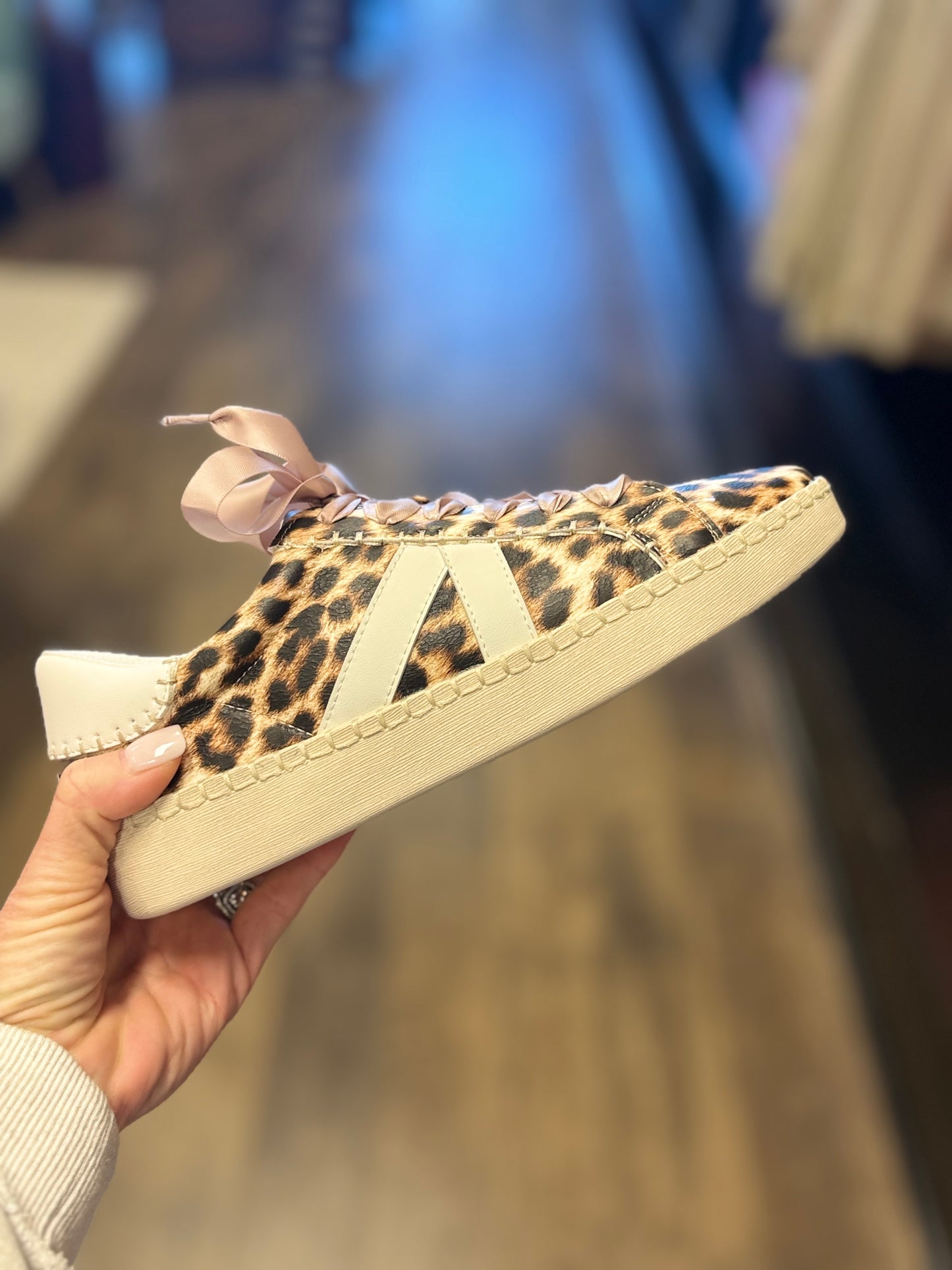 FRIEND ZONE SNEAKER