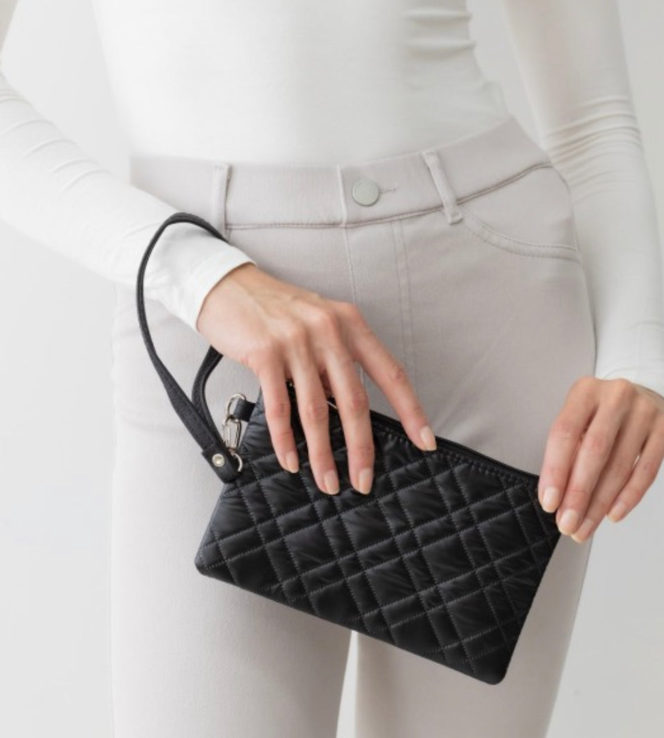 MUST HAVE WRISTLET