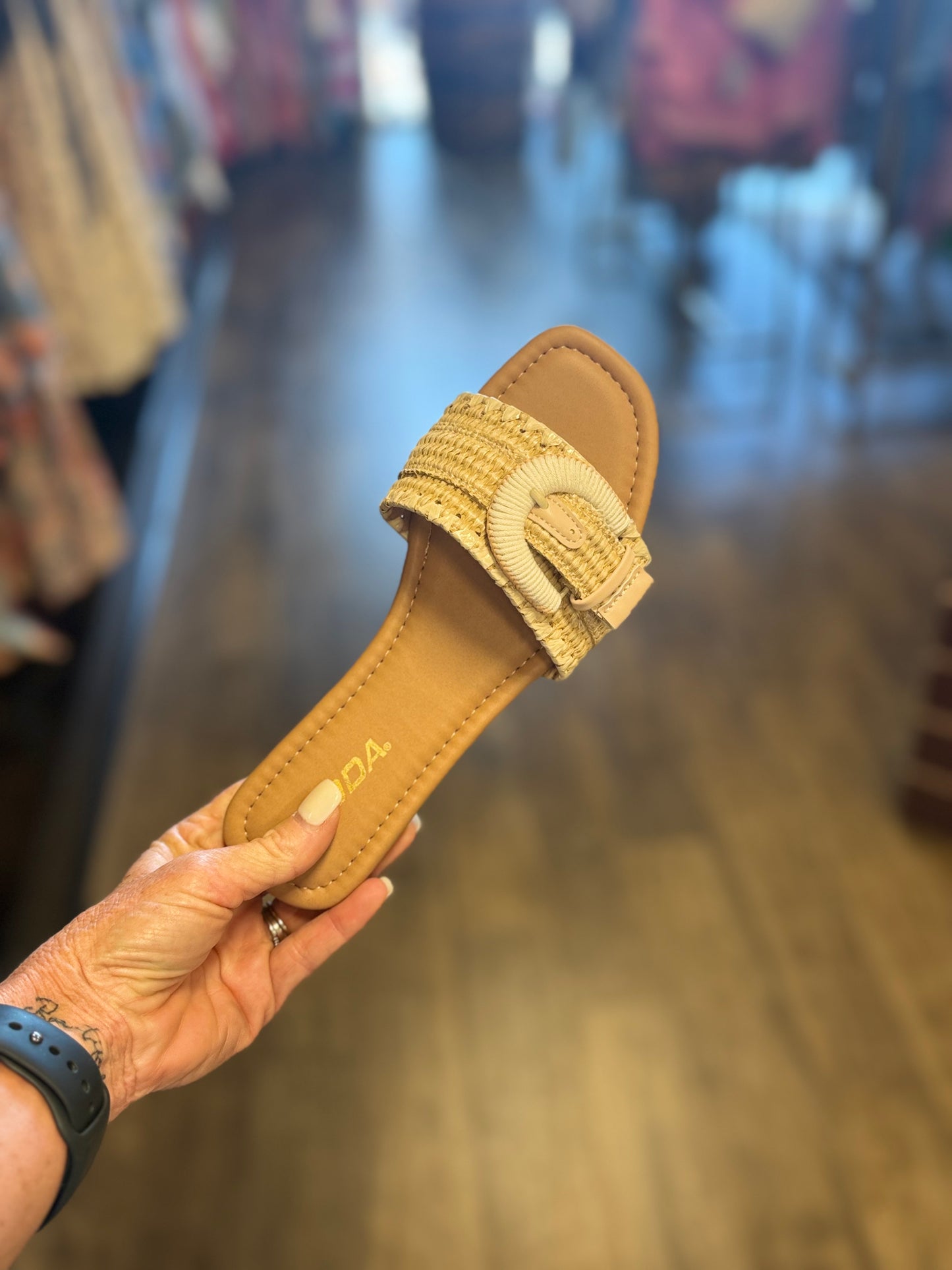 SARAH SANDAL