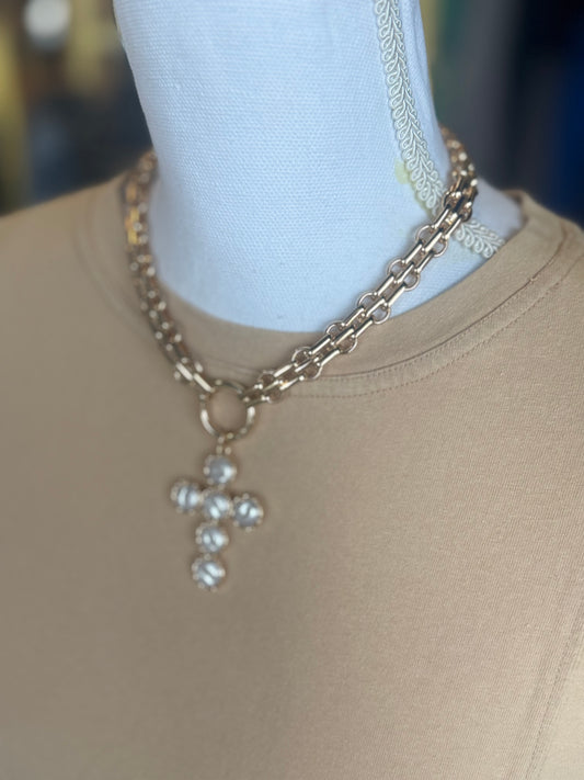 CROSS CHAIN W/PEARL