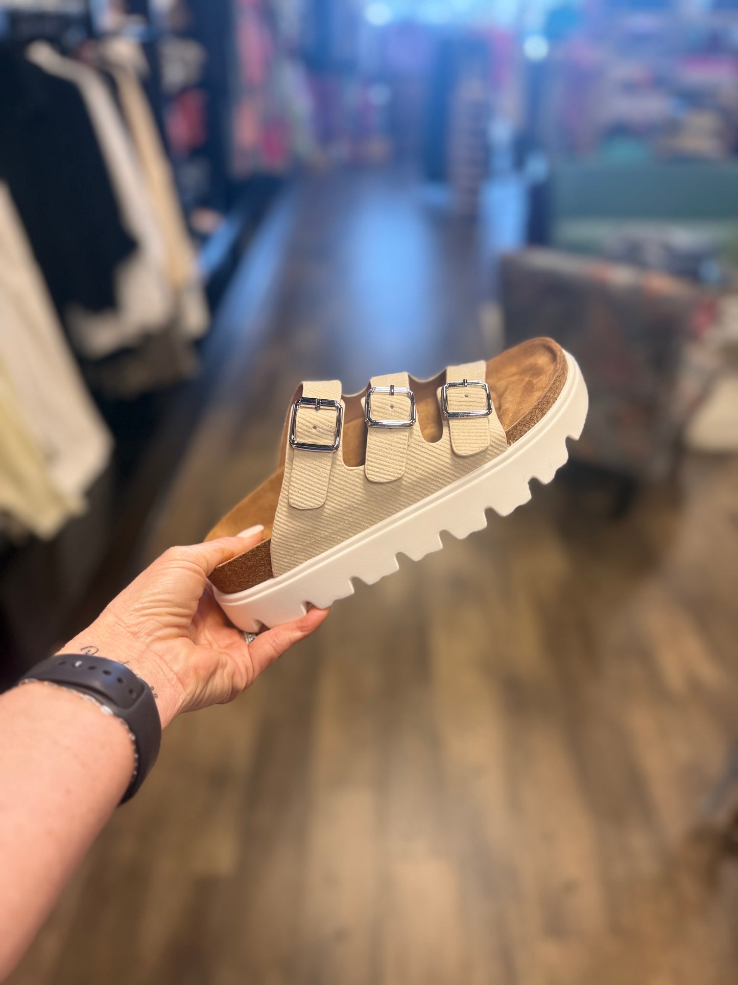 PLAZA SANDALS