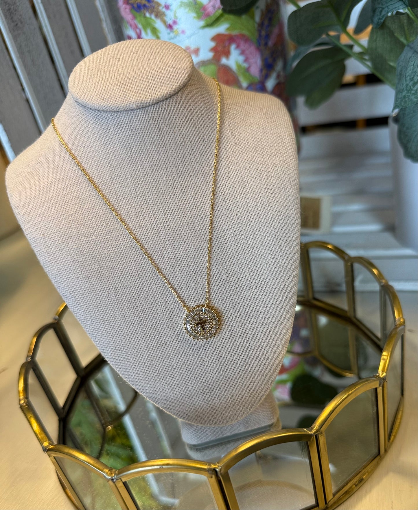 CROSS SHIMMER NECKLACE