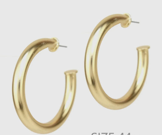 SATIN GOLD HOOP