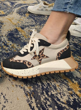 Load image into Gallery viewer, THE JOEY SNEAKER SIZE 11
