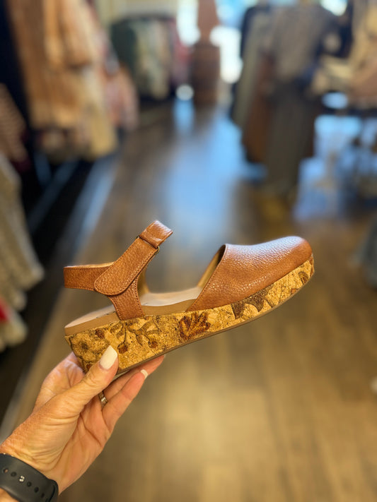 ALL IN WEDGE CLOG