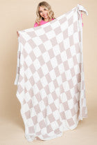 CHECKERED FLEECE BLANKET